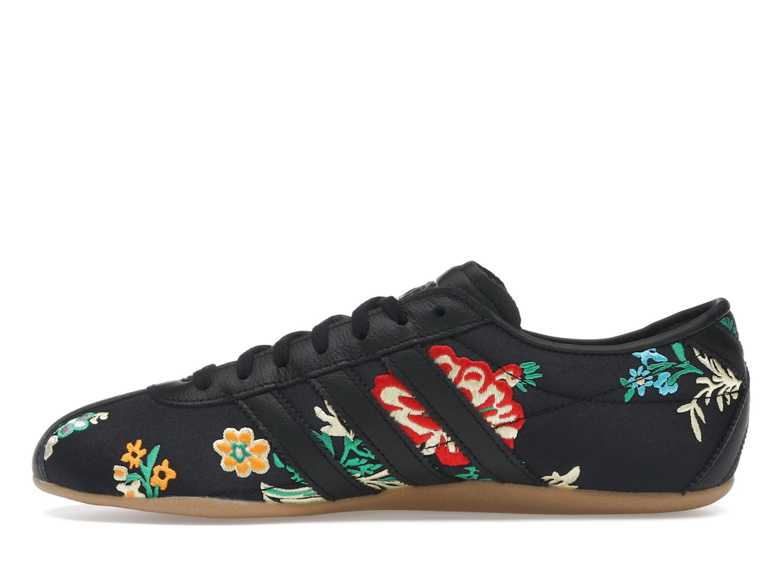Vue 19 de adidas Tokyo Black Floral Embroidery 