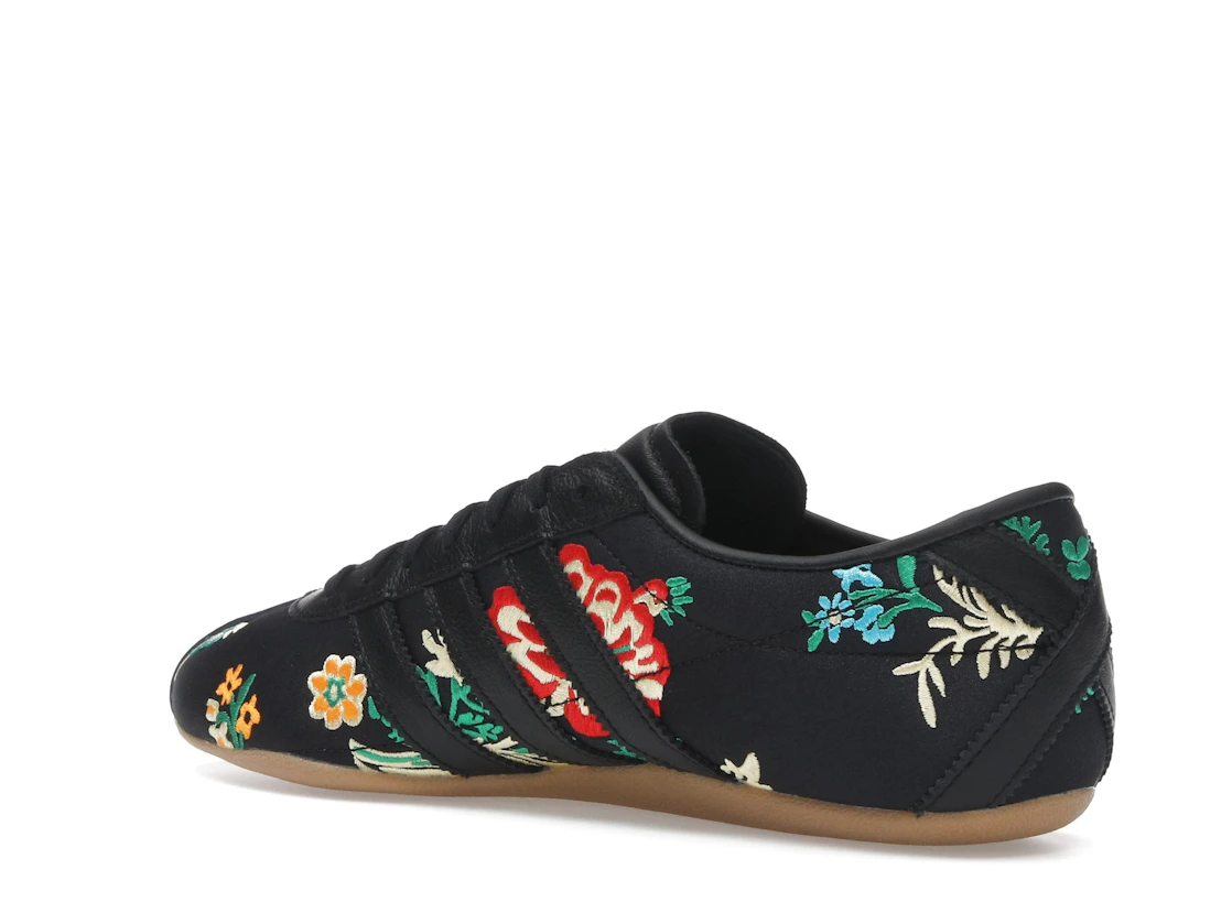 Vue 23 de adidas Tokyo Black Floral Embroidery 