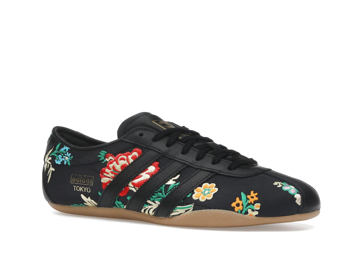 Vue 4 de adidas Tokyo Black Floral Embroidery 