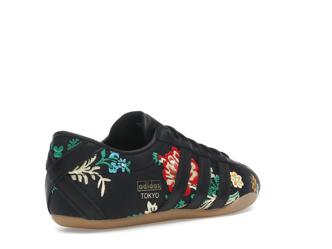 Vue 32 de adidas Tokyo Black Floral Embroidery 