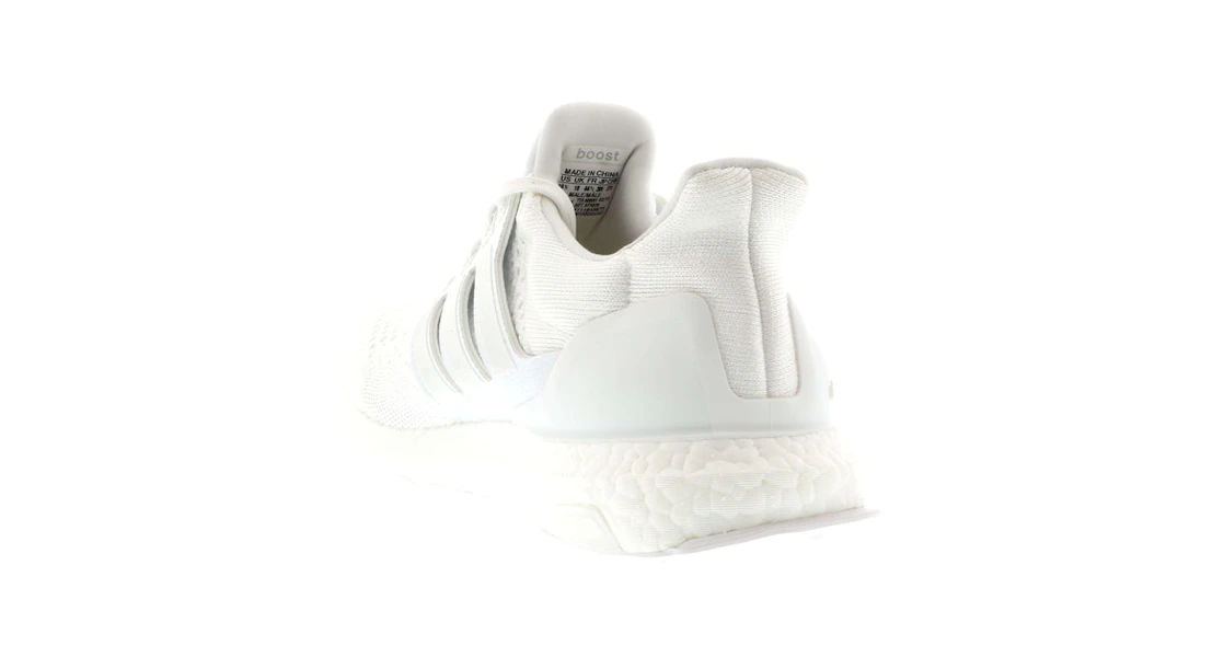 Vue 18 de adidas Ultra Boost 1.0 J&D Collective Triple White
