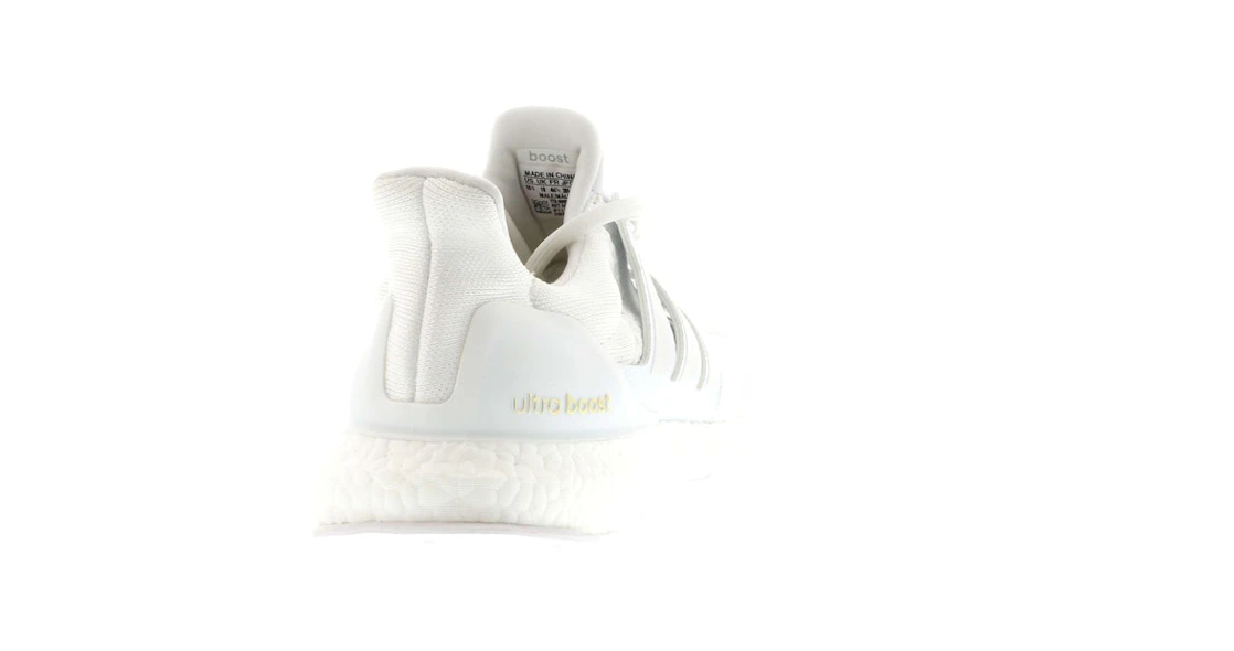 Vue 21 de adidas Ultra Boost 1.0 J&D Collective Triple White