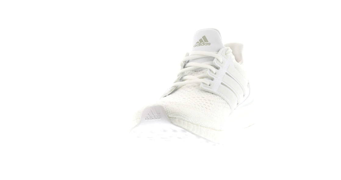 Vue 9 de adidas Ultra Boost 1.0 J&D Collective Triple White