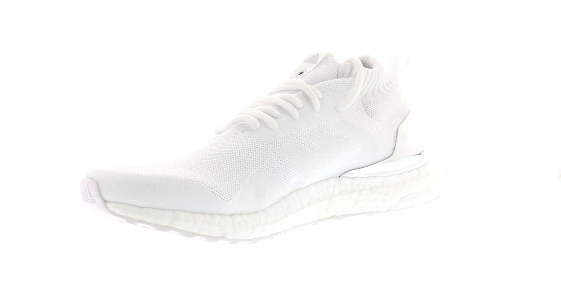 Vue 11 de adidas Ultra Boost Mid Ronnie Fieg Friends and Family White