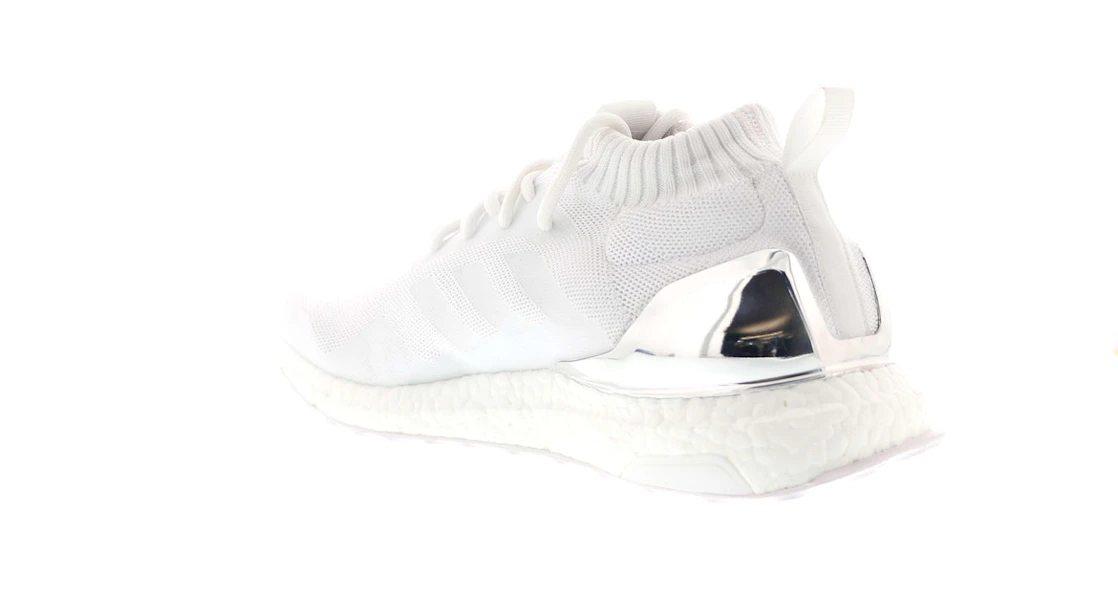 Vue 17 de adidas Ultra Boost Mid Ronnie Fieg Friends and Family White