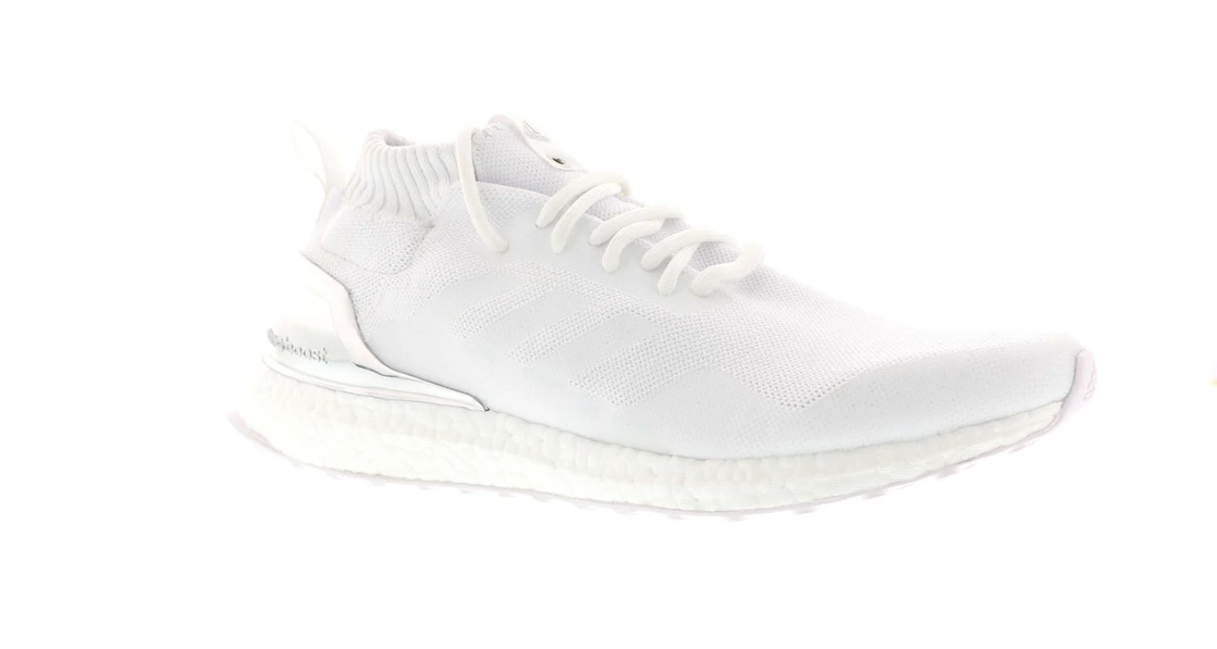 Vue 3 de adidas Ultra Boost Mid Ronnie Fieg Friends and Family White