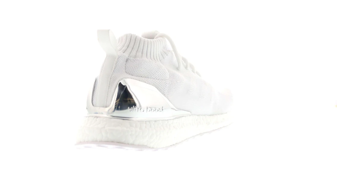 Vue 22 de adidas Ultra Boost Mid Ronnie Fieg Friends and Family White