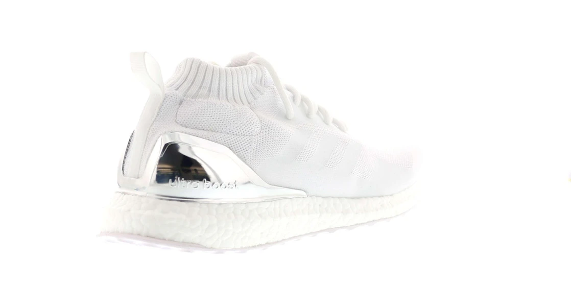 Vue 23 de adidas Ultra Boost Mid Ronnie Fieg Friends and Family White
