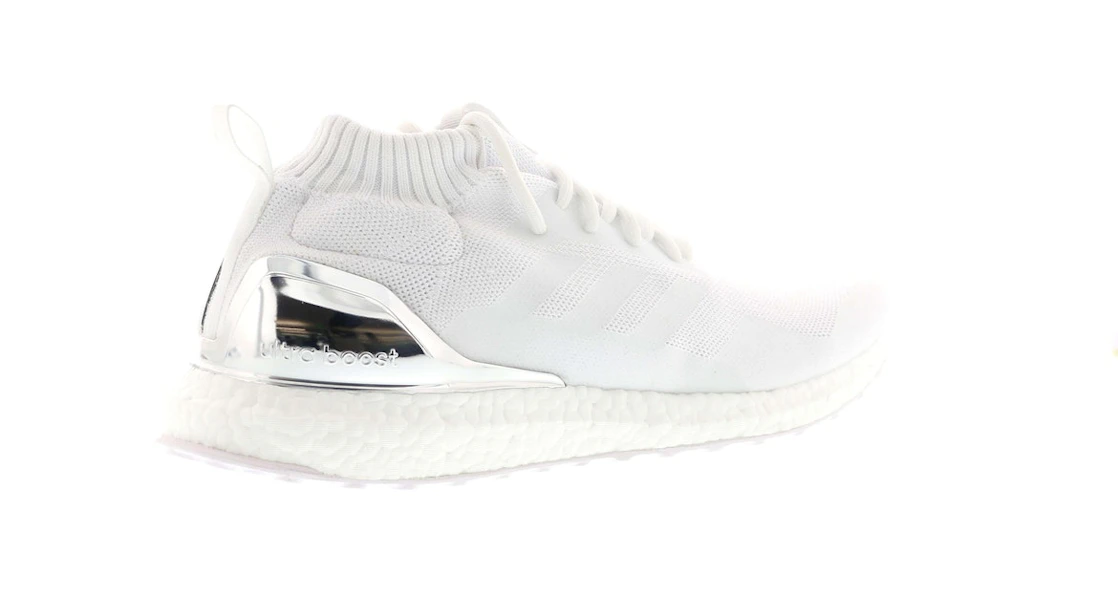 Vue 24 de adidas Ultra Boost Mid Ronnie Fieg Friends and Family White