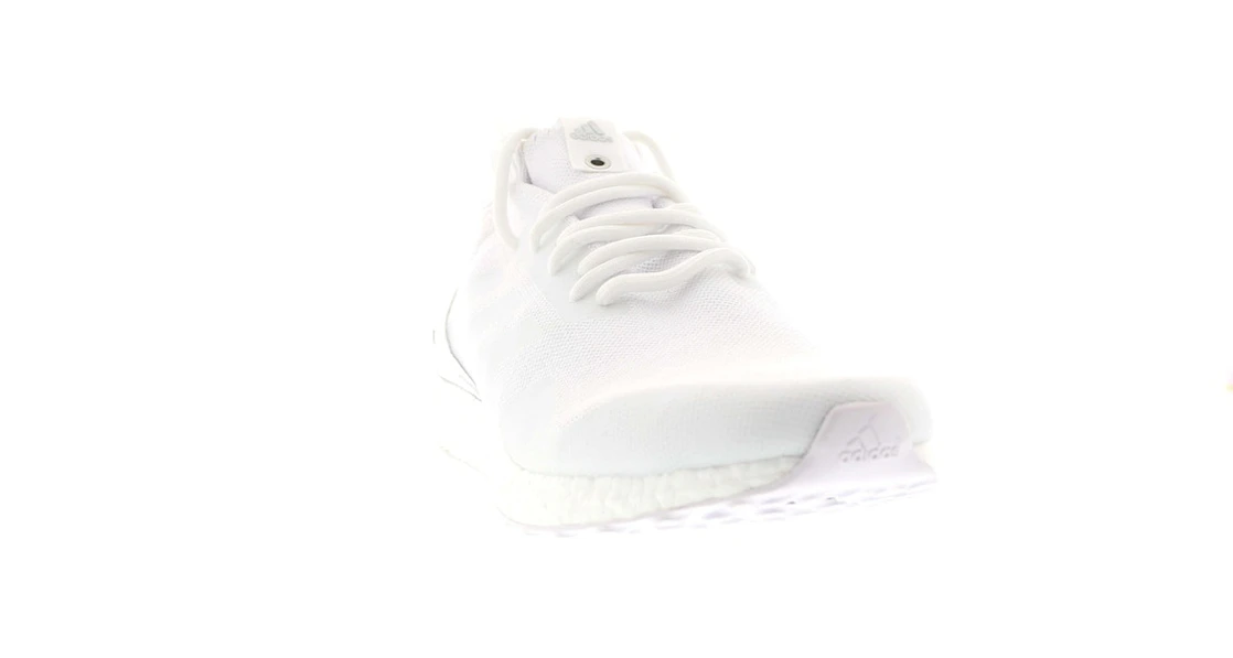 Vue 6 de adidas Ultra Boost Mid Ronnie Fieg Friends and Family White