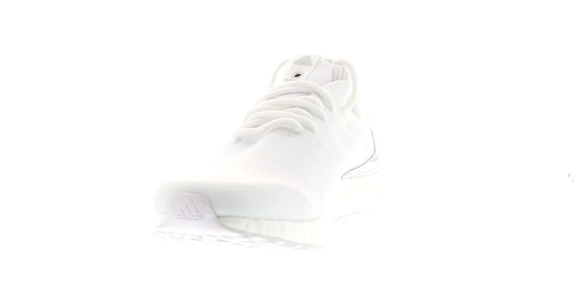 Vue 9 de adidas Ultra Boost Mid Ronnie Fieg Friends and Family White